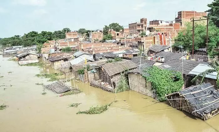 69 ലക്ഷം പേരെ ബാധിച്ച് ബിഹാറിലെ വെള്ളപ്പൊക്കം; മരണം 21, ക്യാമ്പുകളില്‍ 12,239 പേര്‍