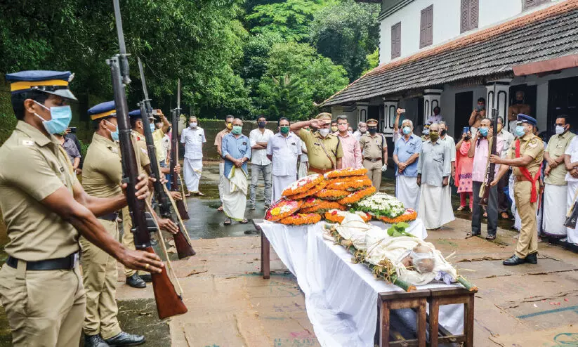 അഷ്​ടവൈദ്യൻ ഇ.ടി. നാരായണൻ മൂസിന്​ യാത്രാമൊഴി