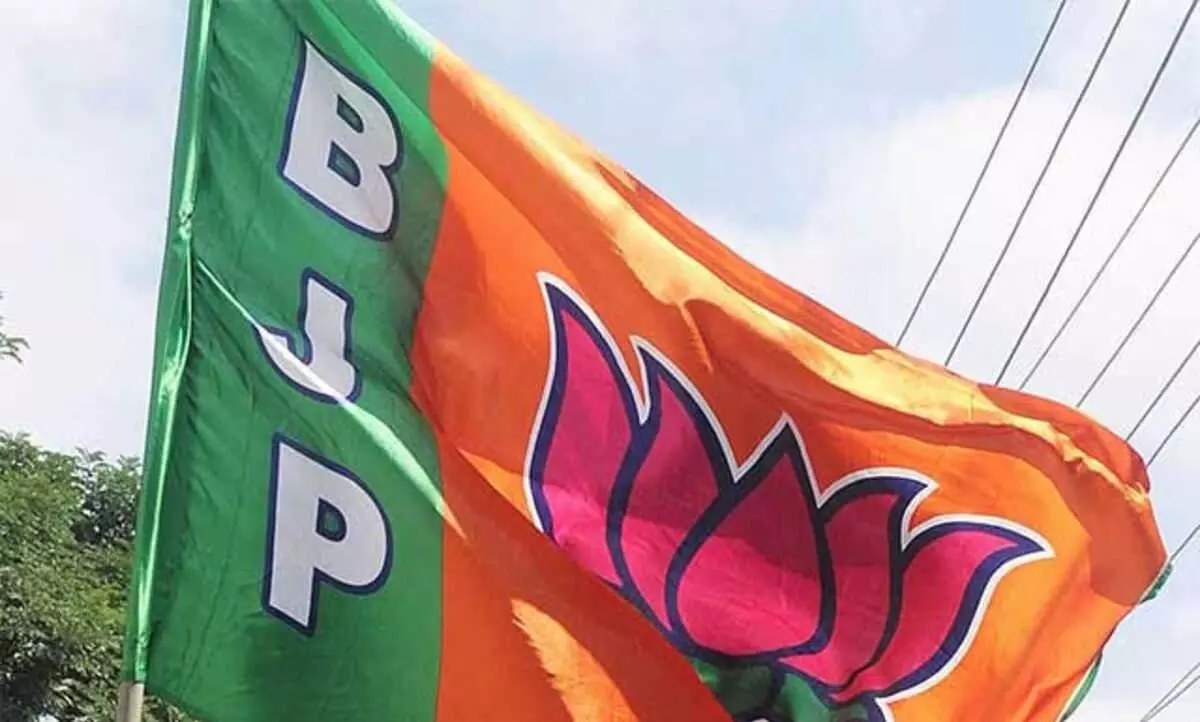 BJP workers two group in Maruthayur; Heavy police guard