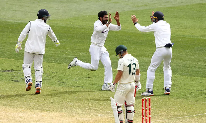 jadeja celebrating wicket