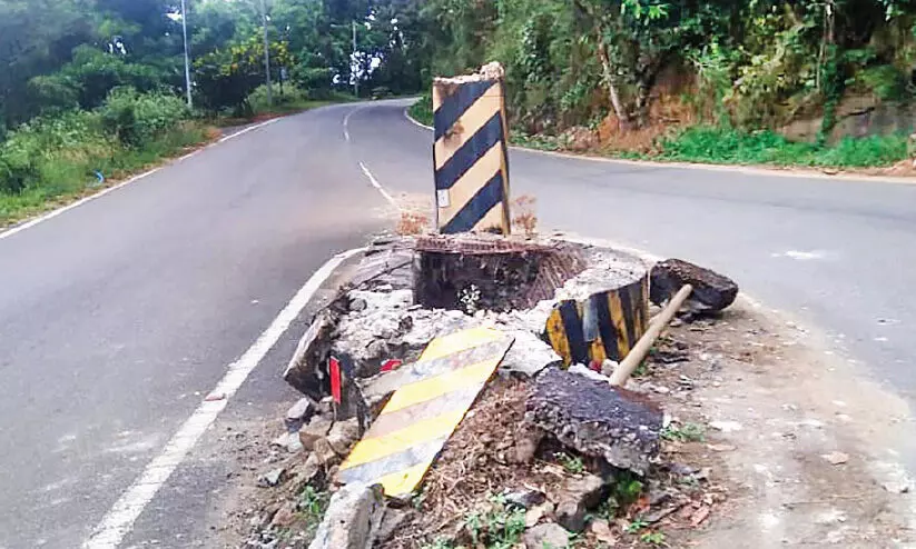 സഞ്ചാരികൾക്ക്​ കൗതുകമായ കുരുതിക്കളത്തെ കിണർ തകർന്നനിലയിൽ