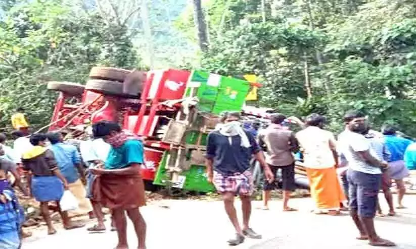 lorry accident in komalikkudi