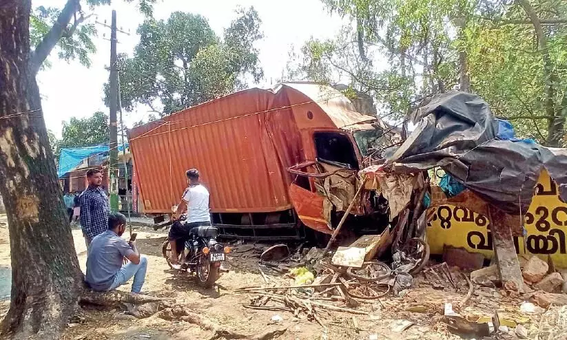 ponnani accident