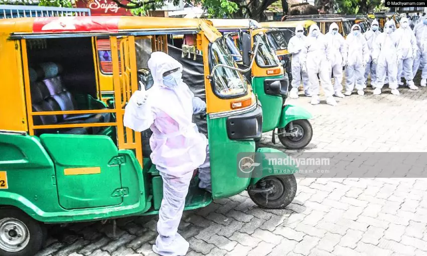 കോവിഡ് ആംബുലൻസായി ഇനി ഓട്ടോകളും; 24 മണിക്കൂറും സേവനം, ഒരു വനിതയടക്കം 18 ഡ്രൈവര്‍മാർ