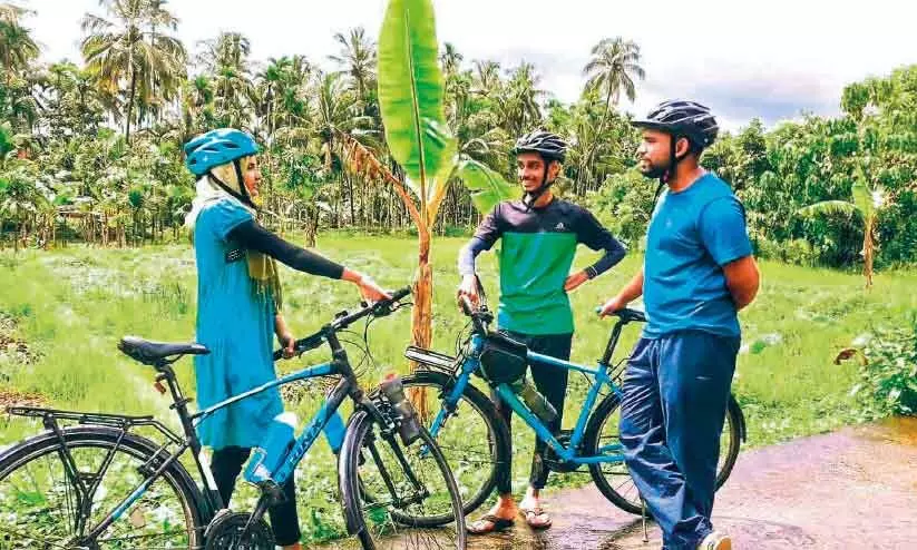 സഹ്​ലയും സുഹൃത്തുക്കളും സൈക്കിളിൽ കശ്മീരിലേക്ക്  യാ​ത്ര ഇ​ന്ന്​ ആ​രം​ഭി​ക്കും