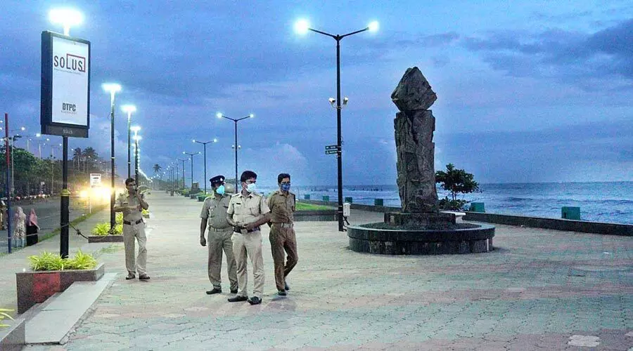 കോഴിക്കോട്​ ബീച്ച്​ തുറക്കുന്ന കാര്യത്തിൽ ആശയക്കുഴപ്പം