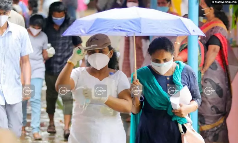 ഒ​ന്ന​ര​വ​ർ​ഷ​ത്തെ ഇ​ട​വേ​ള​ക്കു​ശേ​ഷം സ്​കൂളുകൾ ഒരുങ്ങുന്നു; വിദ്യാർഥികളെ വരവേൽക്കാൻ