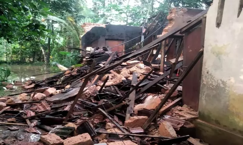 കനത്ത മഴയിൽ വീടു തകർന്നു