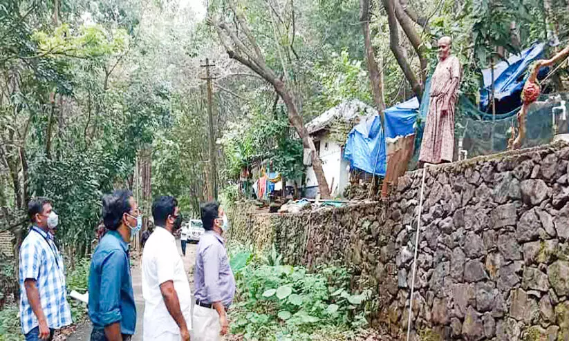 ഗിഫ്​റ്റ് സിറ്റി ഭാഗത്ത്​ ​ഉരുൾപൊട്ടൽ സാധ്യത:  എറണാകുളം  ജി​ല്ല ദു​ര​ന്ത​നി​വാ​ര​ണ അ​തോ​റി​റ്റിയാണ്​ മുന്നറിയിപ്പ്​ നൽകിയത്​