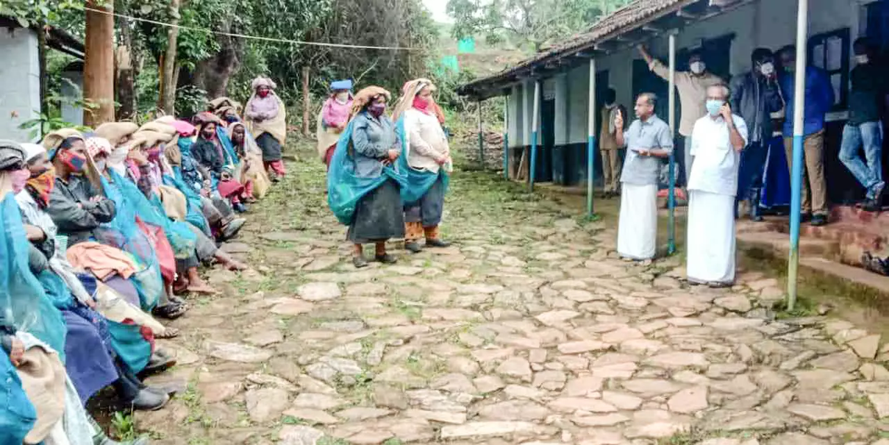 തോട്ടംതൊഴിലാളികൾ സമരം തുടങ്ങി