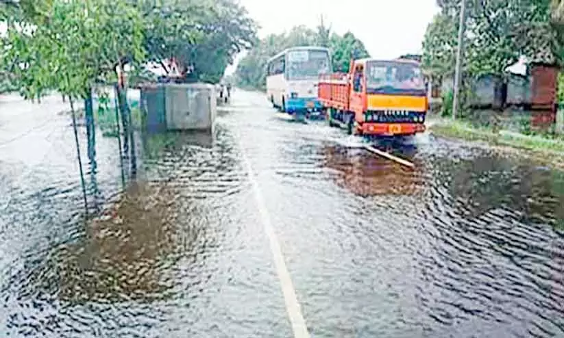 കിഴക്കന്‍ വെള്ളത്തി​െൻറ വരവ് ശക്തമായി;   പടിഞ്ഞാറന്‍ മേഖല വെള്ളപ്പൊക്ക ഭീഷണിയില്‍