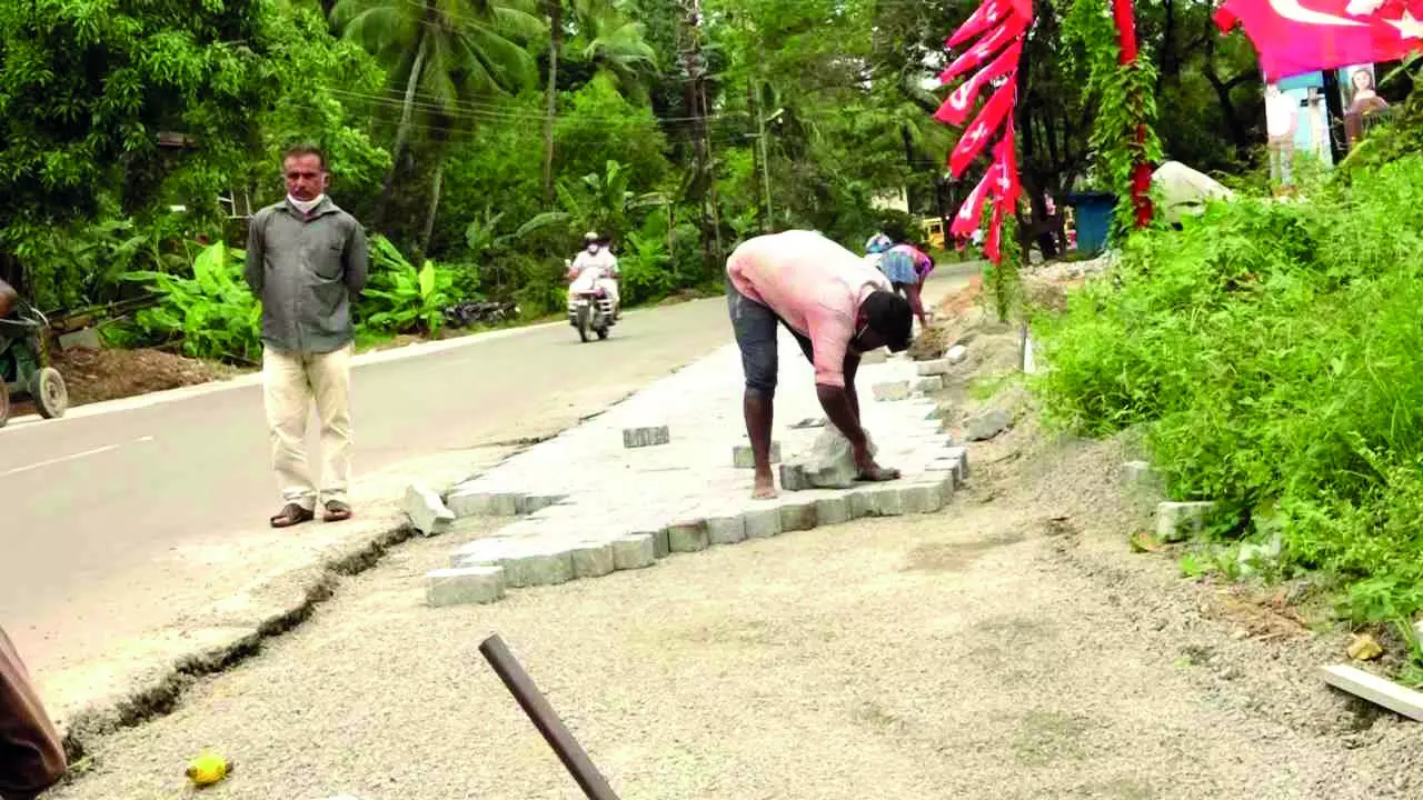 പൊന്നാനി കുണ്ടുകടവ് ജങ്ഷൻ- പുളിക്കക്കടവ് സൗന്ദര്യവത്​കരണം എസ്​റ്റിമേറ്റ് പുതുക്കി നൽകാൻ തീരുമാനം