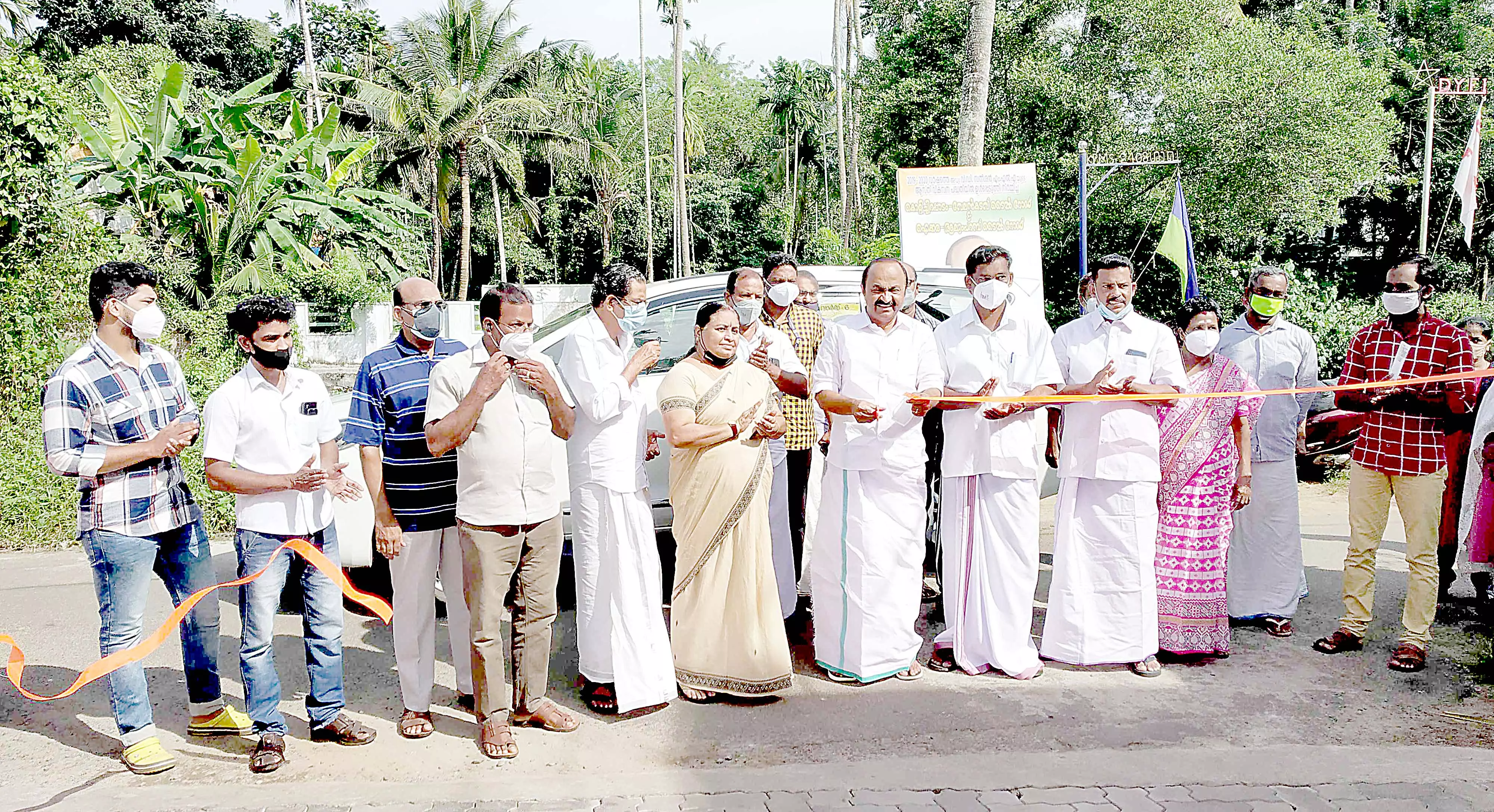 കൊറ്റിച്ചിറപ്പാടം-വേലൻകടവ് റോഡ് ഉദ്ഘാടനം ചെയ്തു