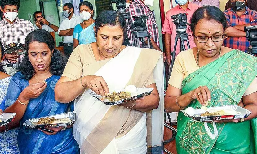 താറാവുകറിയും മുട്ടയും വിളമ്പി ഡക്ക് ഫെസ്​റ്റ്​