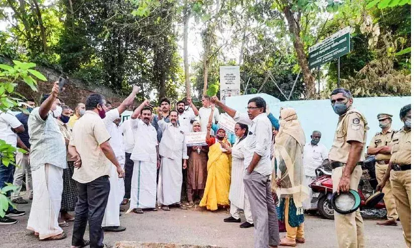 കെ-റെയിൽ കല്ലിടൽ നാട്ടുകാർ തടഞ്ഞു