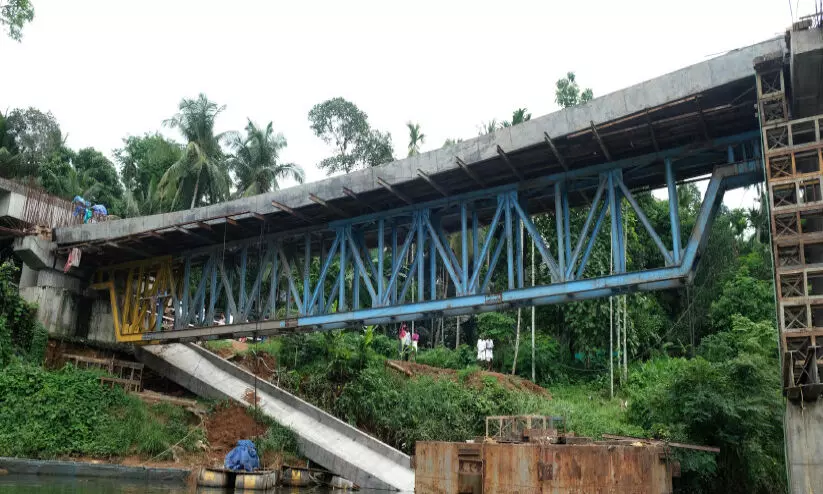 കൂളിമാട് പാലത്തിന്‍റെ തകർച്ച: വിശദ റിപ്പോർട്ട് നൽകാൻ നിർദേശം