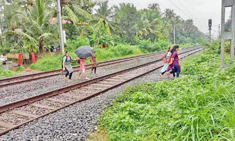 ഇനിയെത്ര മരണങ്ങൾ കാണണം?