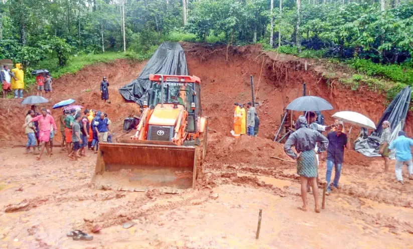 രണ്ടുമാസത്തിനിടെ മണ്ണിനടിയിൽ പൊലിഞ്ഞത് മൂന്നു ജീവൻ