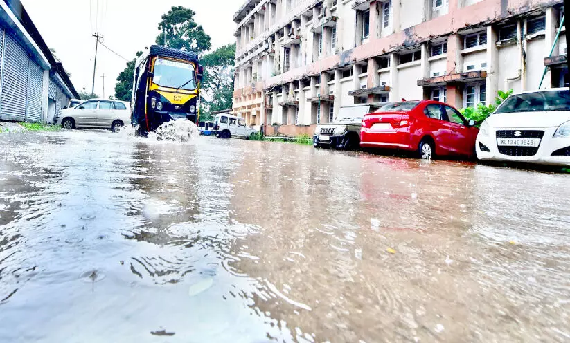 മാനം ഇരുണ്ട്​ കണ്ണൂർ