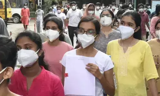 നീറ്റ് പരീക്ഷക്ക് അടിവസ്ത്രം അഴിപ്പിക്കൽ; പരീക്ഷാഹാളിൽ നടന്നത് ഇതാണ്