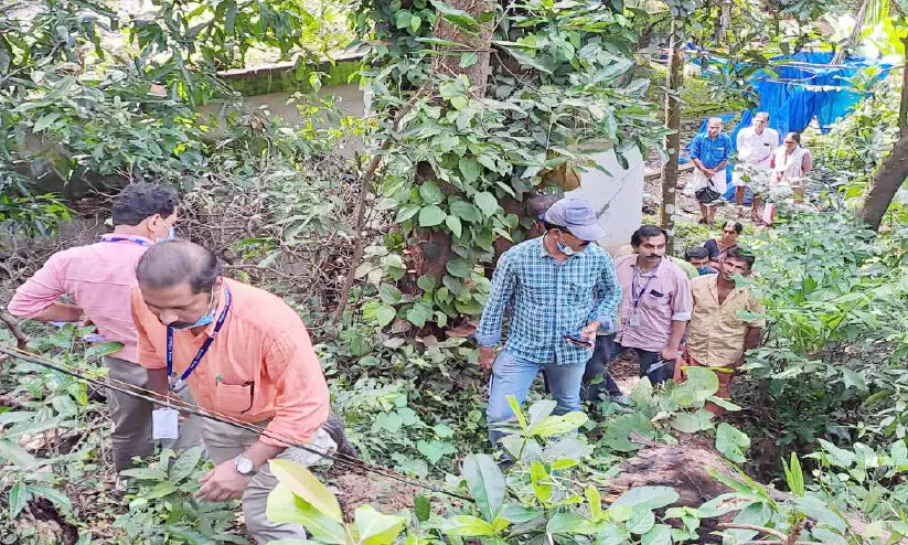 മണ്ണിടിച്ചിൽ; കൂത്താട് ഇടുപ്പ കുന്നിൽ വിദഗ്ധ പരിശോധന