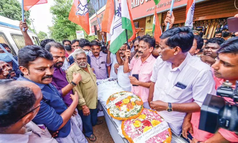 എന്‍റെ ഭാര്യയെ തിരിച്ച് തരാനാകുമോ -നെഞ്ച് തകർന്ന്, പൊട്ടിത്തെറിച്ച് ദേവസി