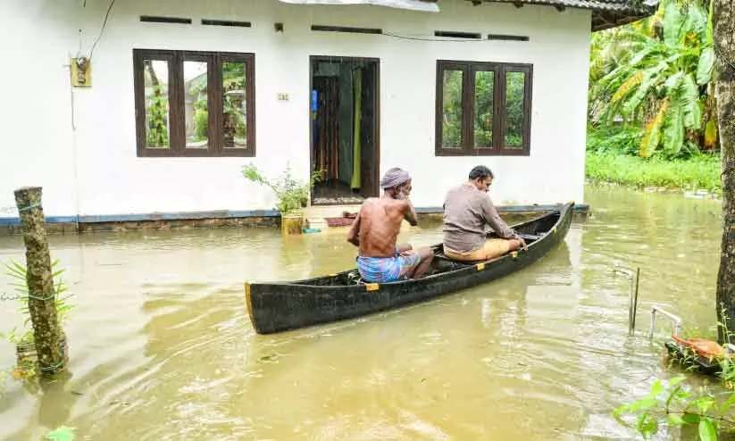 പടിഞ്ഞാറൻ മേഖലയിൽ ദുരിതംവിതച്ച് മഴ