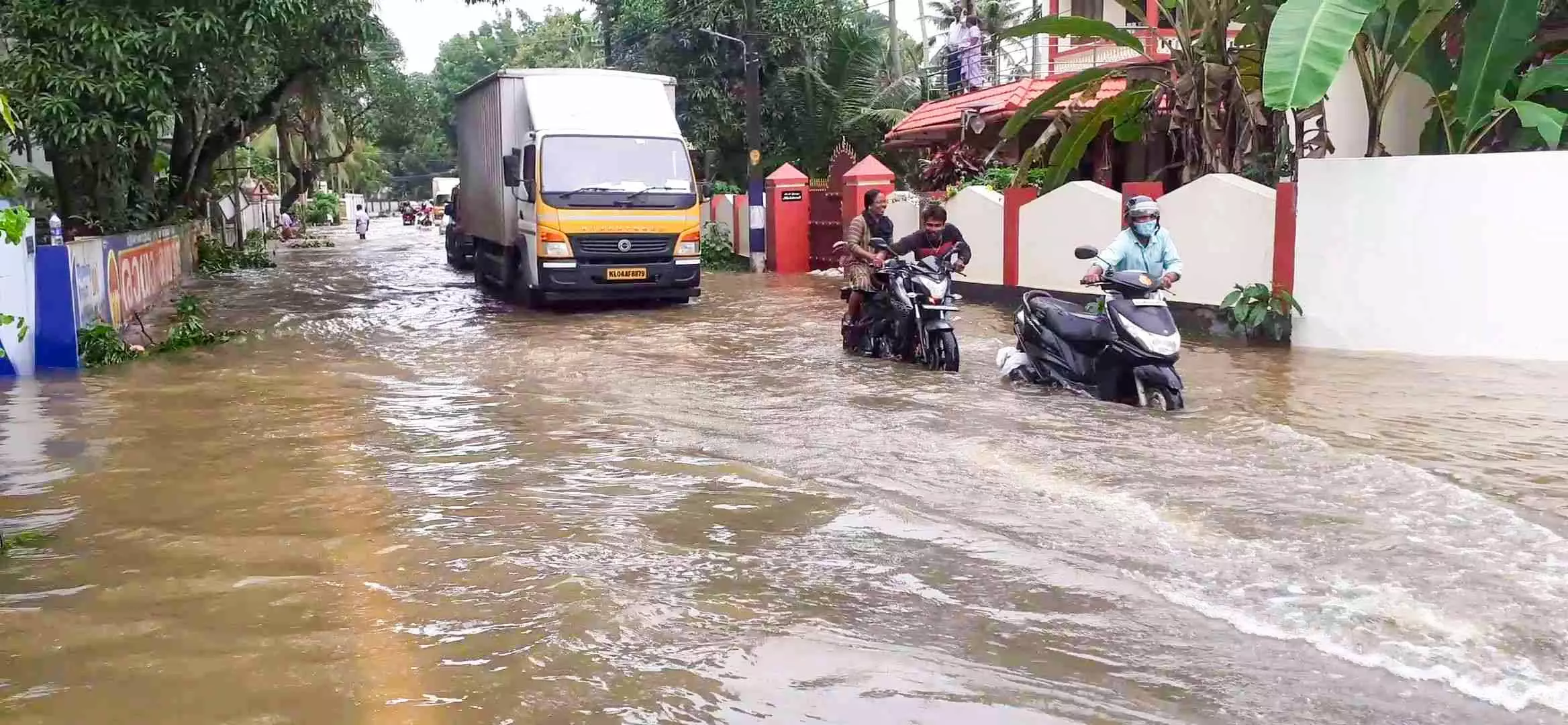 ദുരിത വെള്ളത്തിൽ അപ്പർ കുട്ടനാട്