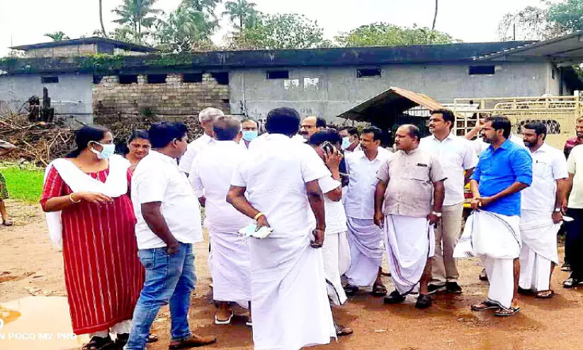 ചാ​ല​ക്കു​ടി​യി​ൽ ആ​ധു​നി​ക മാ​ർ​ക്ക​റ്റ്: ന​ട​പ​ടി​ക​ൾ​ക്ക് തു​ട​ക്കം