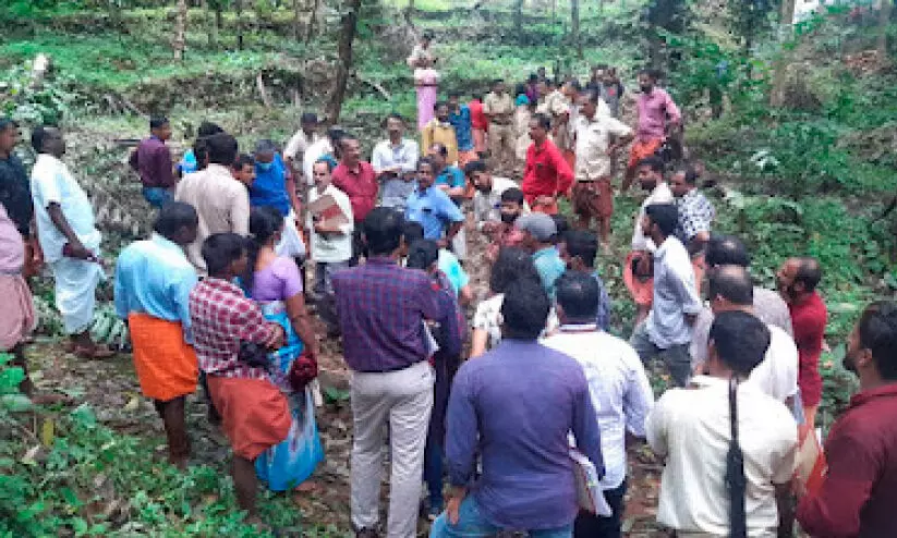 വടക്കാംകുന്ന് ഖനന സ്ഥലം എം.ഡി.എമ്മും സംഘവും സന്ദർശിച്ചു