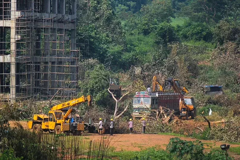 ആരെയിലെ നിർമ്മാണ പ്രവർത്തനങ്ങൾ നിർത്തിവെക്കാൻ മുംബൈ മെട്രോയോട് സുപ്രീംകോടതി