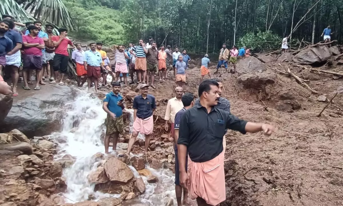 തൊടുപുഴക്കടുത്ത് ഉരുൾപൊട്ടൽ;​ കുട്ടിയടക്കം കുടുംബത്തിലെ അഞ്ചുപേർ മരിച്ചു