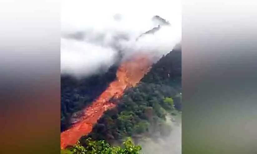 മറിപ്പുഴയിൽ വനത്തിൽ ഉരുൾപൊട്ടി