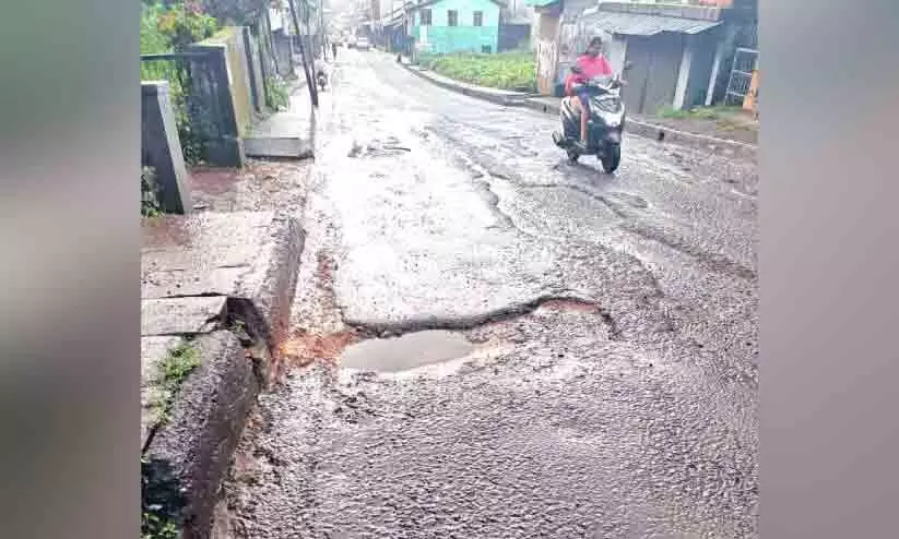 മാഹി ദേശീയപാത യാത്ര ദുസ്സഹം