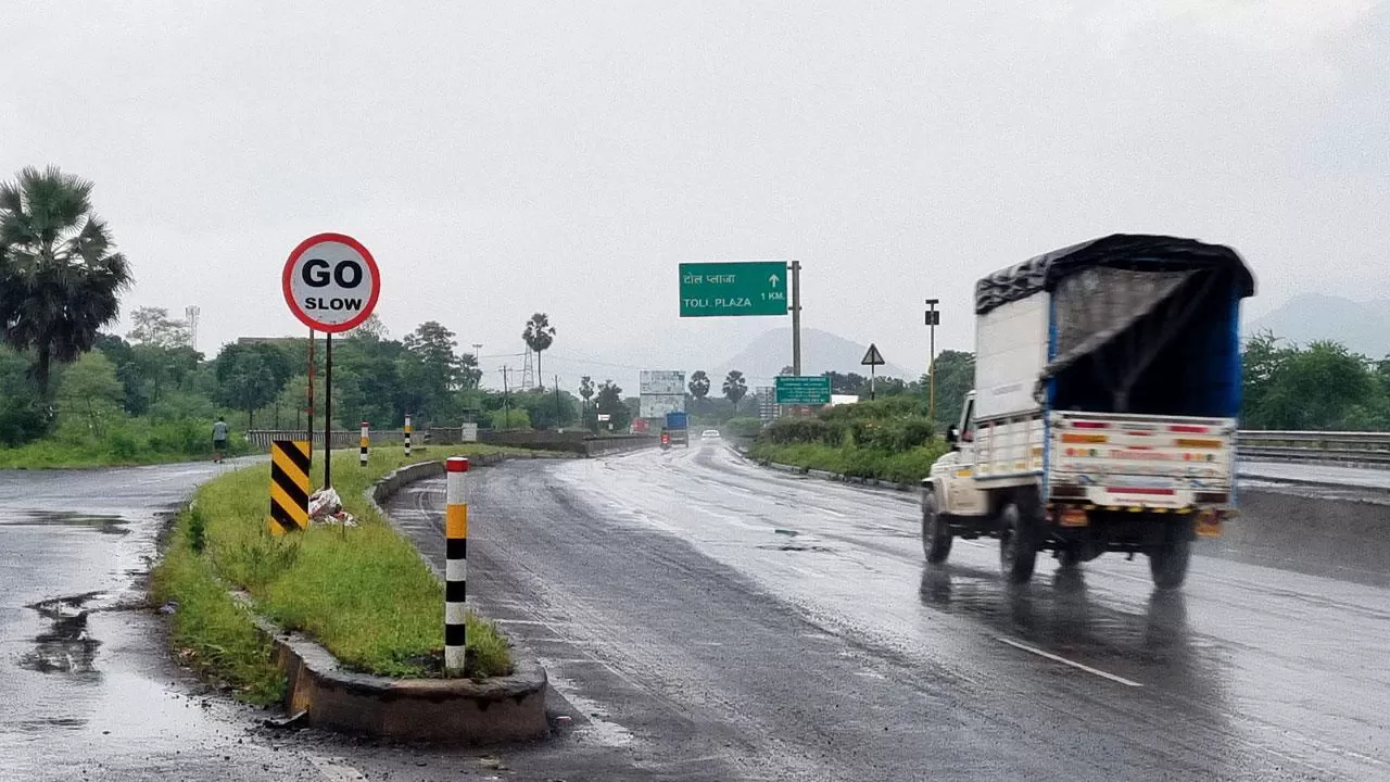 സൈറസ് മിസ്ട്രിയുടെ കാർ അപകടത്തിന് പിന്നാലെ മുന്നറിയിപ്പ് ബോർഡ് സ്ഥാപിച്ച് ദേശീയപാത അതോറിറ്റി