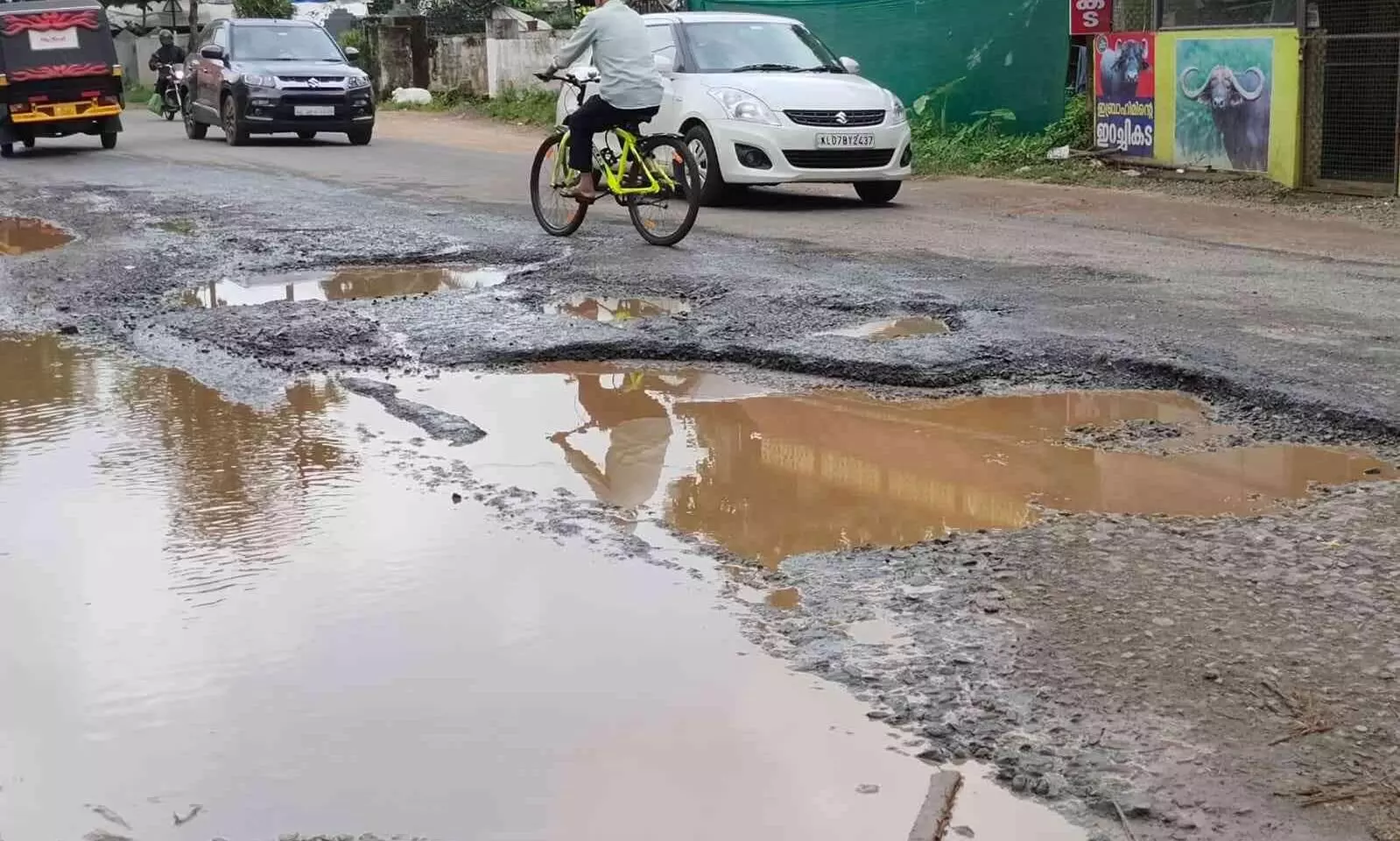 aluva munnar road