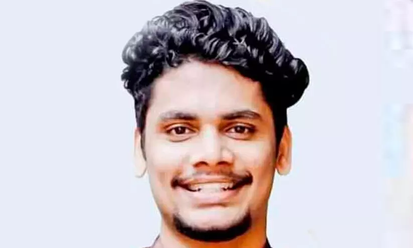 അജ്ഞാതവാഹനം ഇടിച്ച് ബൈക്ക് യാത്രക്കാരനായ വിദ്യാര്‍ഥി മരിച്ചു