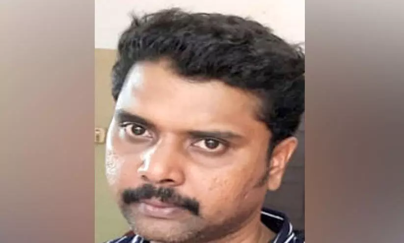 സര്‍ക്കാര്‍ ഉദ്യോഗസ്ഥനെന്ന വ്യാജേന കോടികളുടെ തട്ടിപ്പ്; യുവാവ് പിടിയിൽ