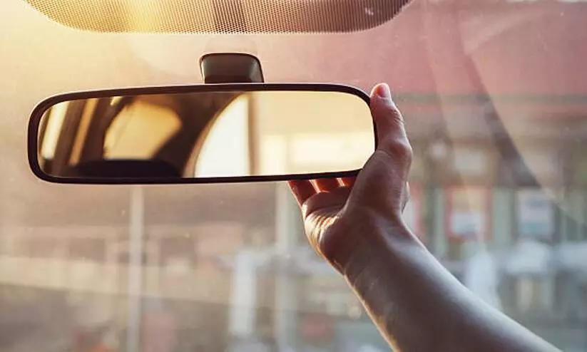 important for drivers to use their rearview mirrors