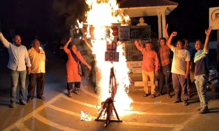 രാവണനെയല്ല; ഗുജറാത്തിലെ ഭുജിൽ കത്തിച്ചത് ഇ.ഡിയേയും സി.ബി.ഐയേയും