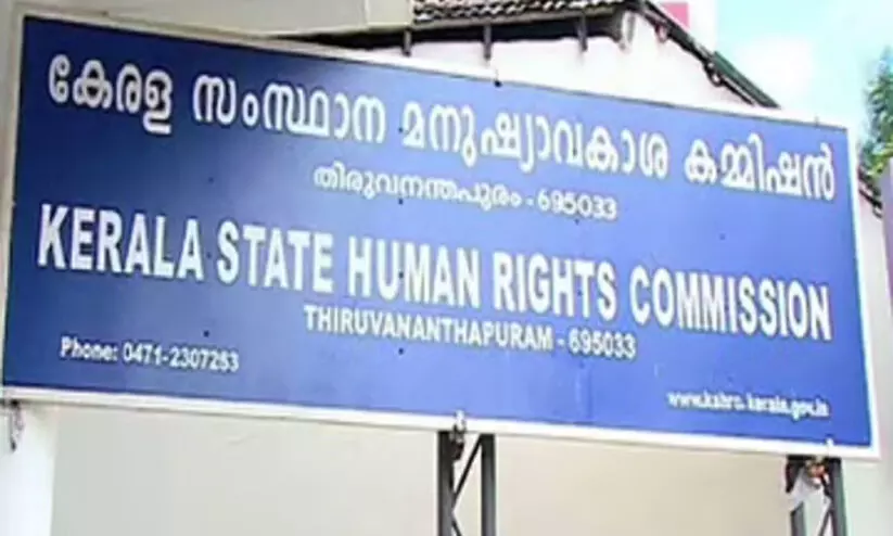 തെരുവുകളിലെ സിംകാർഡ് വിൽപ്പന തടയണം: മനുഷ്യാവകാശ കമ്മീഷൻ വിശദീകരണം തേടി