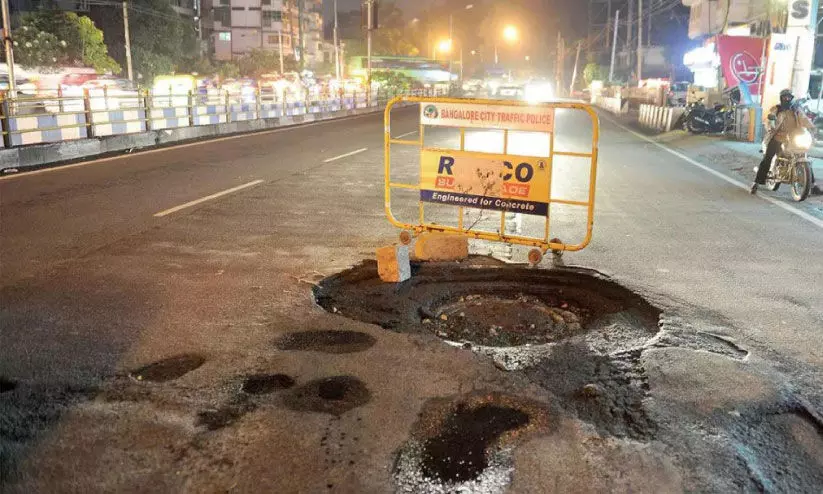 സ്കൂ​ട്ട​ർ യാ​ത്ര​ക്കാ​രി മ​രി​ച്ച സം​ഭ​വ​ത്തിൽ   അ​ന്വേ​ഷ​ണ​ത്തി​ന്​ മു​ഖ്യ​മ​ന്ത്രി​യു​ടെ ഉ​ത്ത​ര​വ്​