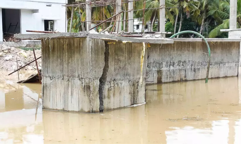 നിർമാണത്തിലിരിക്കുന്ന സ്വീവറേജ് പമ്പിങ്​​ പ്ലാന്‍റിന്‍റെ കോൺക്രീറ്റ് പൊട്ടി