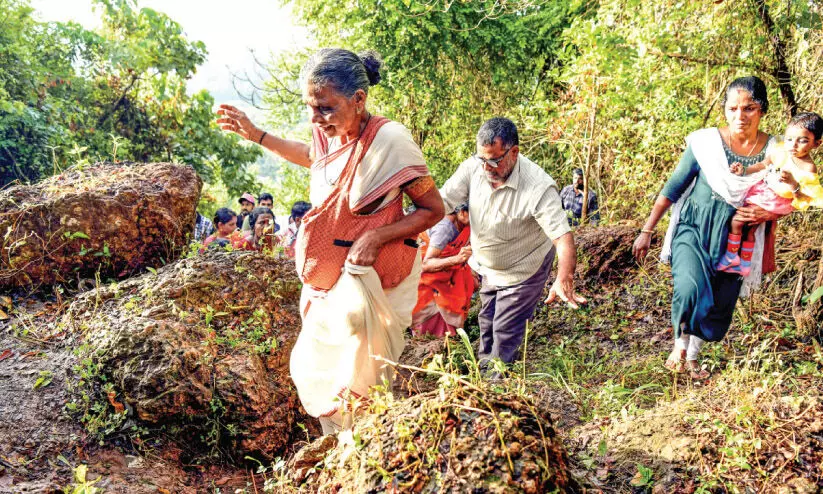 കൂട്ടായ്മയുടെ വിജയമായി രായിര​െനല്ലൂർ മലകയറ്റം