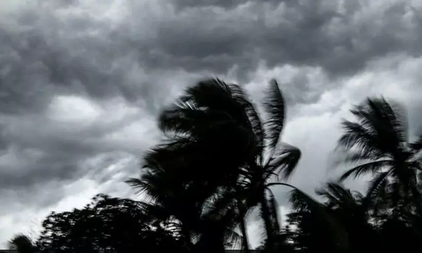 ബംഗ്ലാദേശിൽ സിട്രാങ് ചുഴലിക്കാറ്റിൽ ഒരു കുടുംബത്തിലെ മൂന്നു പേരുൾപ്പെടെ ഏഴു മരണം