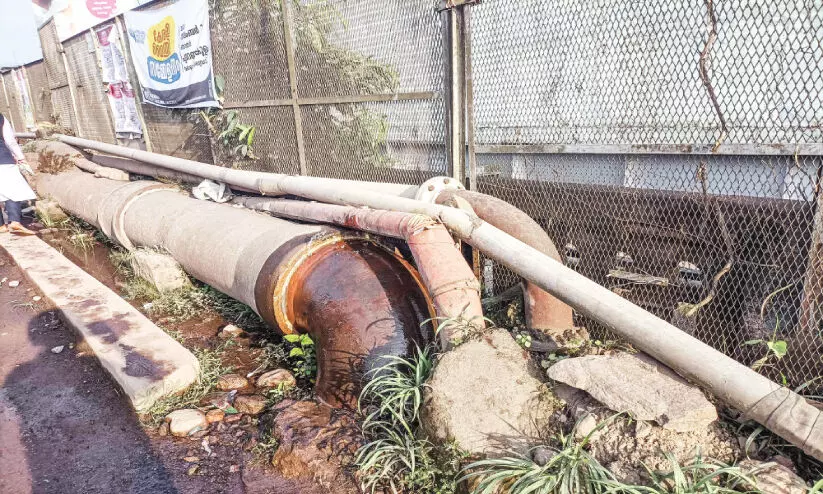 Fresh water is wasting in Tirur City Junction