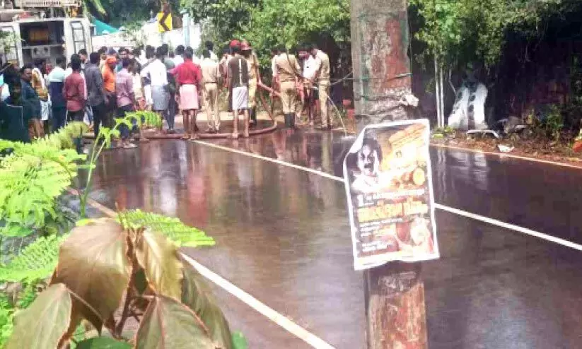 നീക്കണം ഈ അപകടത്തൂൺ..