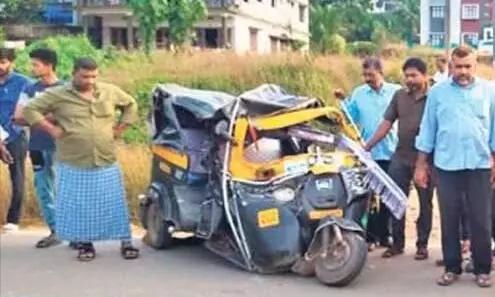 എ.ടി.എമ്മിലേക്ക് പണം കൊണ്ടുപോവുന്ന വാഹനം ഇടിച്ച് ഓട്ടോ ഡ്രൈവർ മരിച്ചു