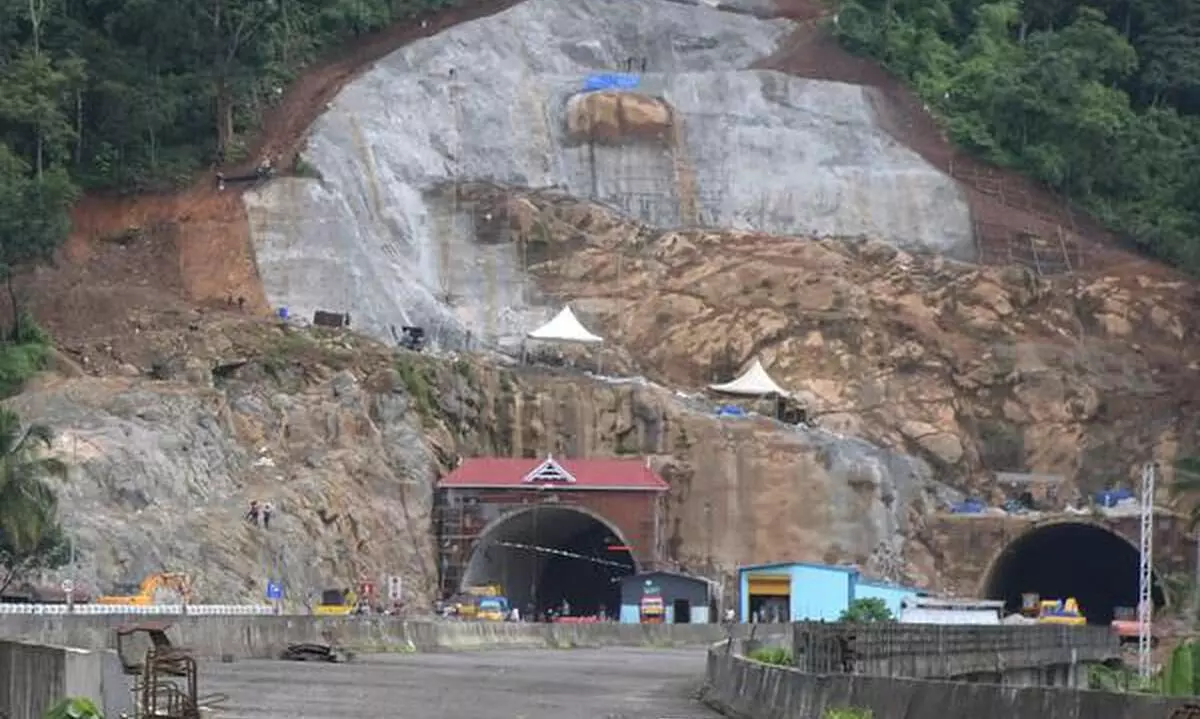 kuthiran tunnel