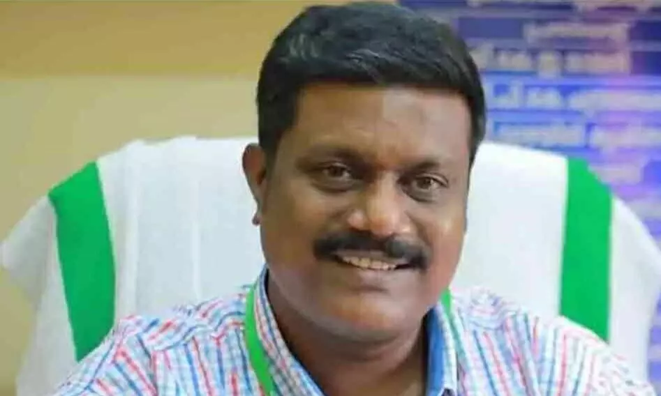 തന്നെ മർദിച്ച ക്വട്ടേഷൻ സംഘത്തിനെതിരെ പരാതിയില്ലെന്ന് പഞ്ചായത്ത് പ്രസിഡന്റ്;  ആക്രമിച്ചത് സദാചാര പൊലീസെന്ന് പ്രചാരണം